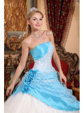 Beautiful Ball Gown Strapless Floor-length Taffeta and Tulle Hand Made Flowers Quinceanera Dress