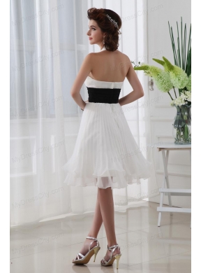 A-line Chiffon White Haltor Top Knee-length Hand Made Flower Prom Dress