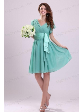 Apple Green V-neck Chiffon Prom Dress with Short Sleeves