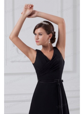 Column V-neck Black Floor-length Ruching Chiffon Zipper Up Prom Dress