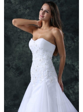 A-Line Sweetheart Beading Tulle Wedding Dress with Court Train