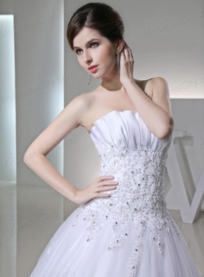 Beautiful Puffy Appliques Ruching Wedding Dress with Chapel Train