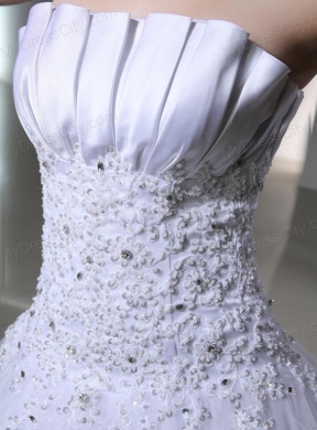 Beautiful Puffy Appliques Ruching Wedding Dress with Chapel Train