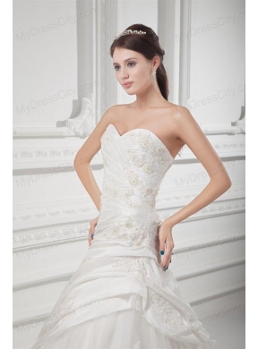 A-line Sweetheart Appliques Ruching Tulle Wedding Dress