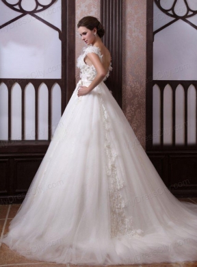 Ball Gown Scoop Appliques Tulle Wedding Dress with Chapel Train