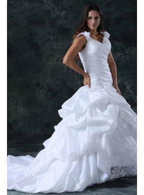 Elegant Ball Gown V-Neck Taffeta Appliques Wedding Dress