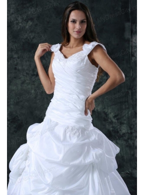 Elegant Ball Gown V-Neck Taffeta Appliques Wedding Dress