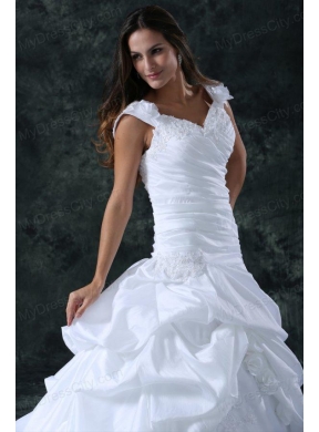 Elegant Ball Gown V-Neck Taffeta Appliques Wedding Dress