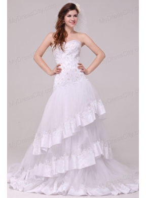 Fashionable A-line Sweetheart Appliques Decorate Wedding Dress