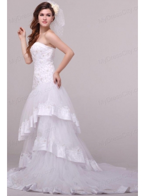 Fashionable A-line Sweetheart Appliques Decorate Wedding Dress