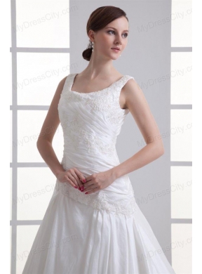 Luxurious A-line Scoop Chapel Train Wedding Dress with Appliques