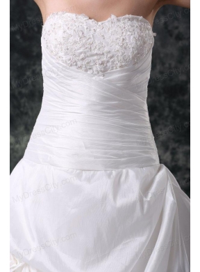 Luxurious A-Line Sweetheart Appliques and Beading Lace Up Wedding Dress