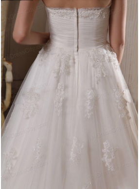 Romantic A-Line Strapless Appliques Chapel Train Tulle Wedding Dress