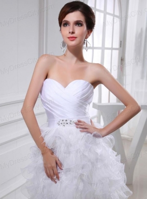 2014Beautiful A-line Sweetheart Organza Ruching Ruffles White Short Wedding Dress