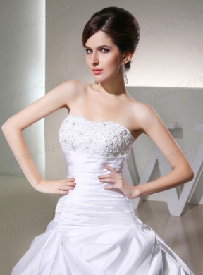 Luxurious Ball Gown Strapless Wedding Dress with Appliques and Ruching