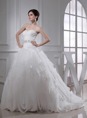 2014 Beautiful A-line Sweetheart Beading and Appliques Wedding Dress in White