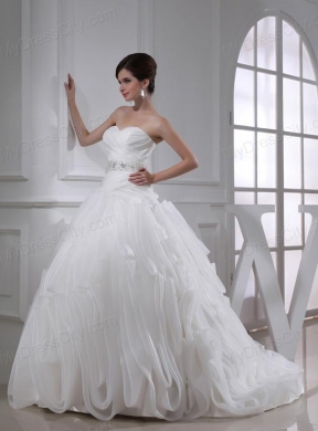 2014 Beautiful A-line Sweetheart Beading and Appliques Wedding Dress in White