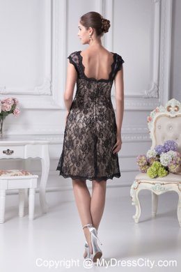 Short Dress with Cool Neckline for Mothers in Black Lace