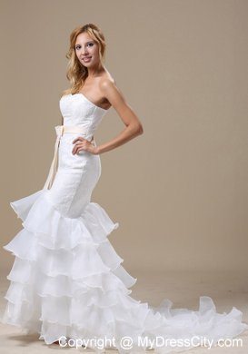 Brush Train Ruffled Layers Wedding Dresses with Pink Bowknot