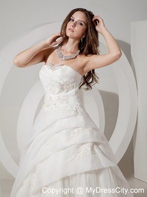 Tiers Sweetheart Court Train Beaded Appliques Wedding Gowns