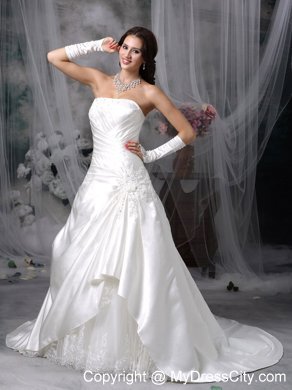 Strapless Court Train Ruching Taffeta Bridal Gown with Appliques and Beading