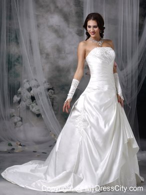 Strapless Court Train Ruching Taffeta Bridal Gown with Appliques and Beading