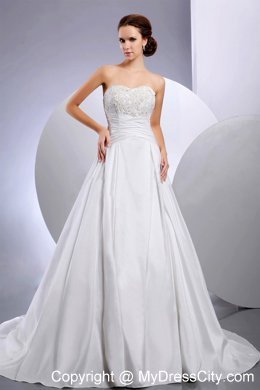 Appliques Sweetheart Chapel Train Ruched Wedding Gown