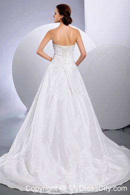 Appliques Sweetheart Chapel Train Ruched Wedding Gown