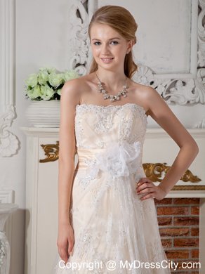 Strapless Hand Made Flowers Sash Lace Bridal Gowns with Court Train