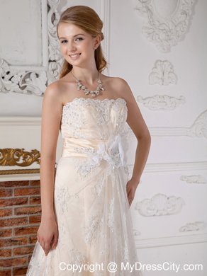 Strapless Hand Made Flowers Sash Lace Bridal Gowns with Court Train