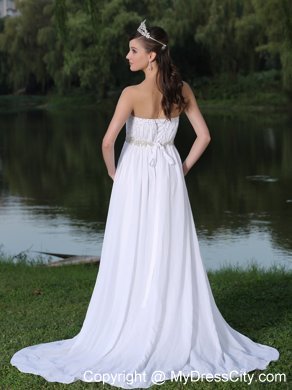 White Sweep Train Empire Chiffon Ruching Bridal Gowns with Beading