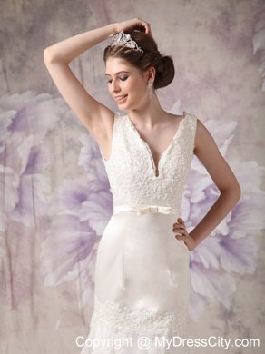 V-neck Bowknot Lace Flowers Court Train Bridal Gowns with Back Out