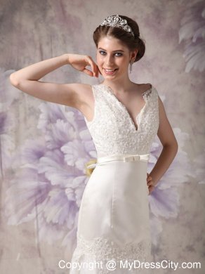 V-neck Bowknot Lace Flowers Court Train Bridal Gowns with Back Out