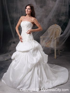 Beading Pick-ups Lace Flowers Wedding Gowns with Court Train