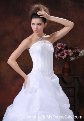 Puffy Strapless Bridal Gown With Appliques and Court Train