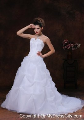 Puffy Strapless Bridal Gown With Appliques and Court Train