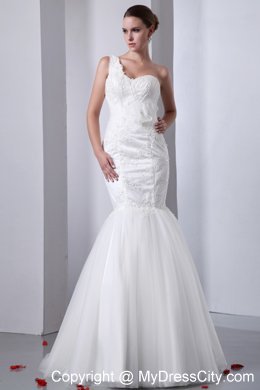 Trumpet One Shoulder Bridal Gown with Handle Flowers and Applique