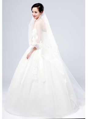 2014 Fingertip Veil Two-Tier Lace Appliques Edge