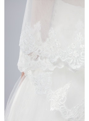 Eelgant One-Tier Angle Cut Bridal Veils with Lace Edge