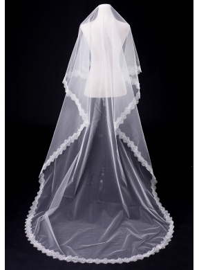 One-Tier Angle Cut Wedding Veils with Lace Appliques Edge