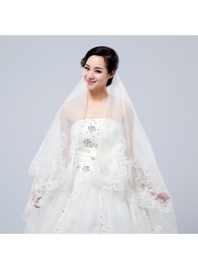 Romantic Lave Edge White Two-Tier Fingertip Bridal Veils