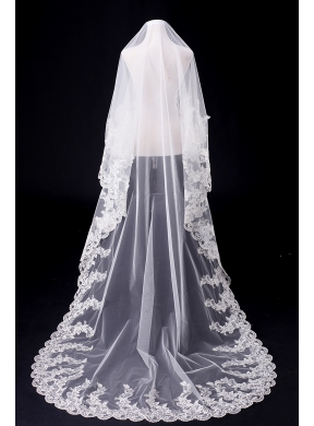 Romantic Lave Edge White Two-Tier Fingertip Bridal Veils