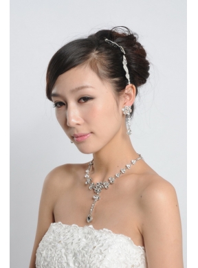 Imitation Pearl Necklace And Earring Set in Silver