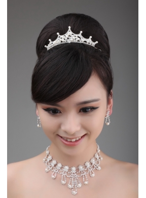 Shimmering Multi Layers Pearl Alloy Tiara and Necklace