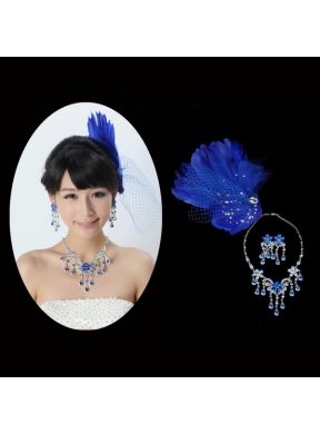 Beautiful Rhinestone and Feather Head Flower and Necklace