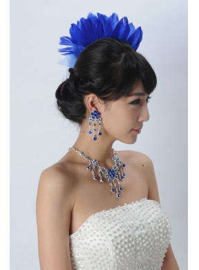 Beautiful Rhinestone and Feather Head Flower and Necklace