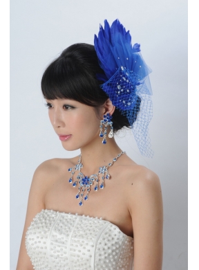 Beautiful Rhinestone and Feather Head Flower and Necklace