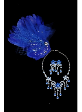 Beautiful Rhinestone and Feather Head Flower and Necklace