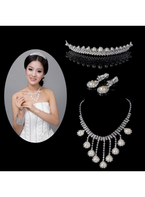 Gorgeous Alloy With Rhinestone Ladies Jewelry Sets