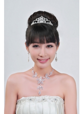 Gorgeous Alloy With Rhinestone Ladies Necklace and Tiara